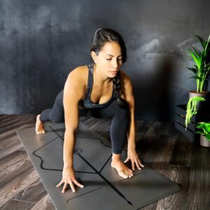 Liforme Original Yoga Mat – Free Yoga Bag Included – Patented Alignment System, Warrior-like Grip, Non-slip, Eco-friendly, sweat-resistant, long, wide, 4.2mm thick mat for comfort