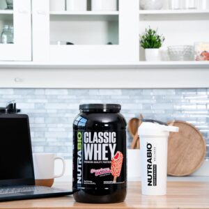 NutraBio Classic Whey Protein Powder Supplement – 25g of Protein Per Scoop – Full-Spectrum Amino Acid Profile with No Fillers, Artificial Colors, or Preservatives – Strawberry Shortcake, 2 Pounds