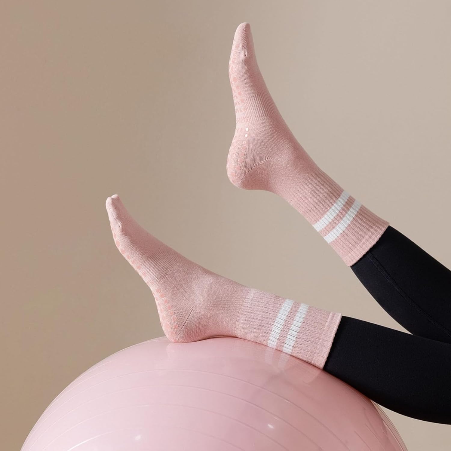3 Pairs Womens Pilates Socks with Grips Yoga Socks Non Slip Grip Socks for Women for Gym Athletic Barre - Image 9