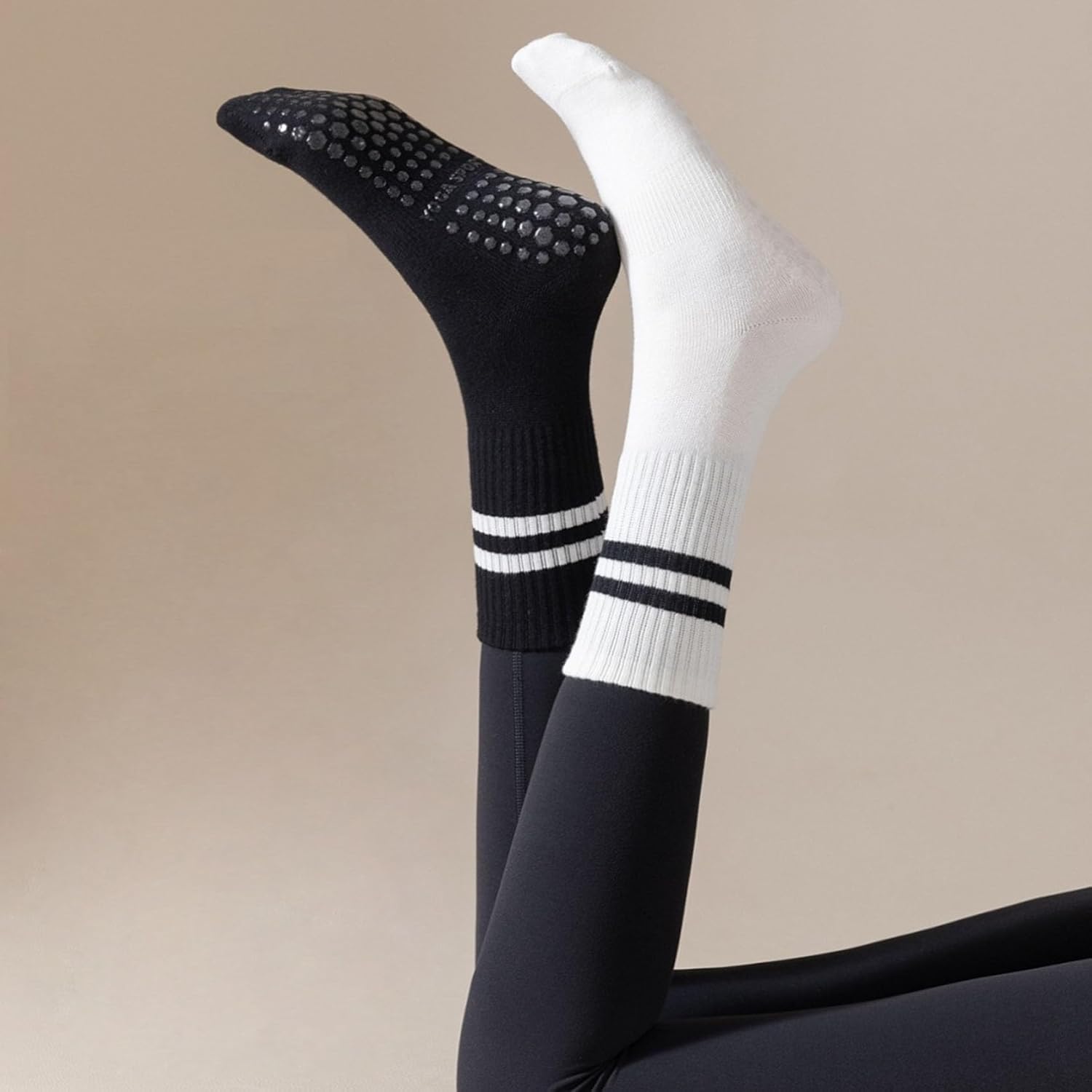 3 Pairs Womens Pilates Socks with Grips Yoga Socks Non Slip Grip Socks for Women for Gym Athletic Barre - Image 4