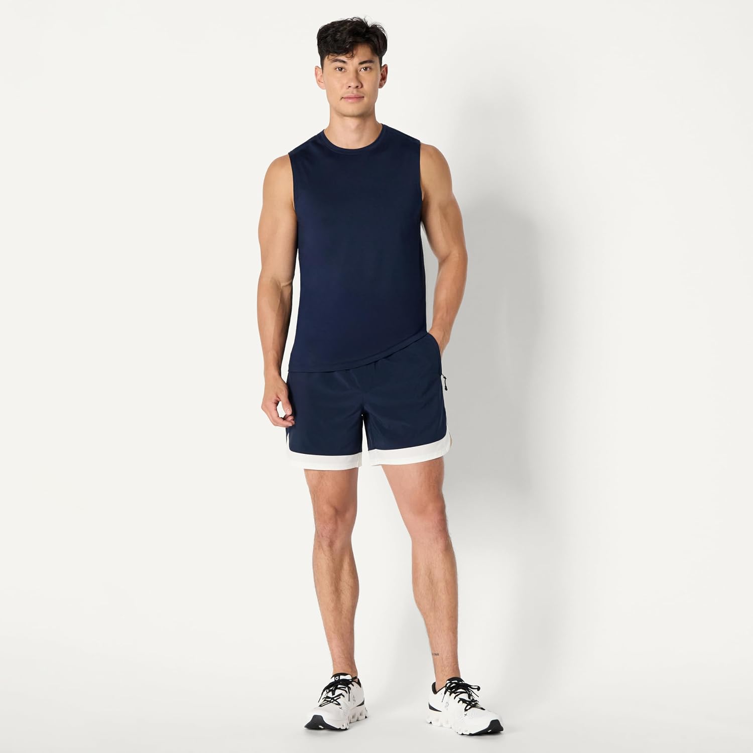 Amazon Essentials Men's Athletic Performance Stretch Contrast Woven Gym Training Short with 6" Inseam - Image 5