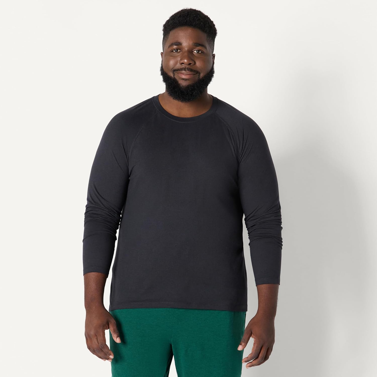 Amazon Essentials Men's Athletic Soft Performance Lightweight Long Sleeve Gym Workout Shirt - Image 6