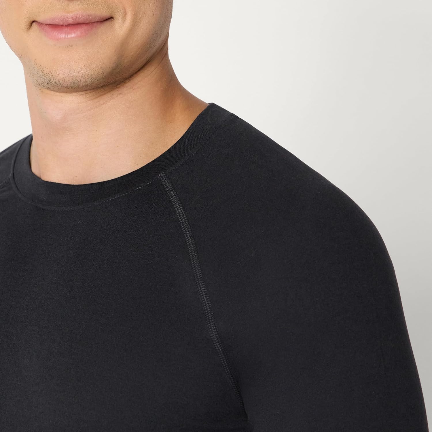 Amazon Essentials Men's Athletic Soft Performance Lightweight Long Sleeve Gym Workout Shirt - Image 4